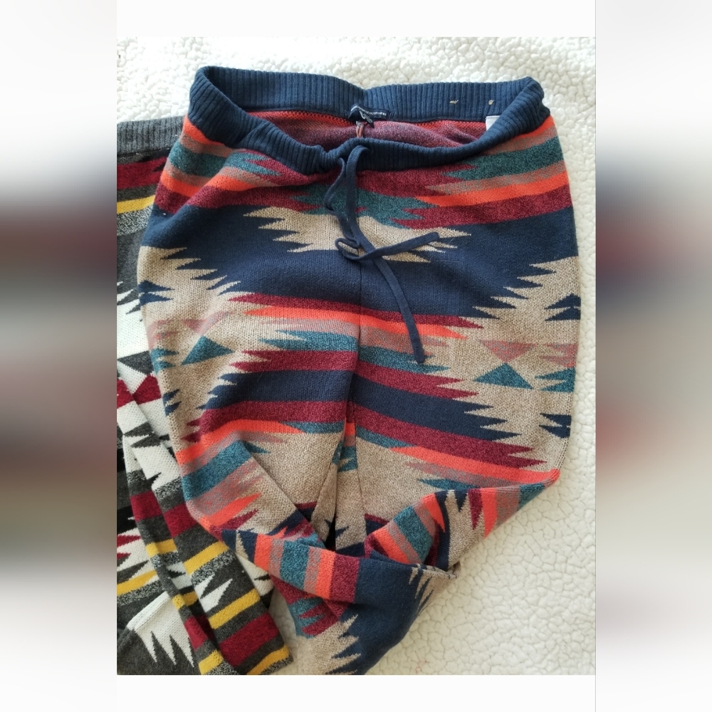 American Eagle Colorful Patterned Sweater Legging… - image 3